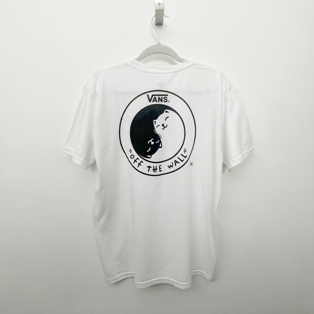 Vans Tshirt back impresion Kats New With Tags